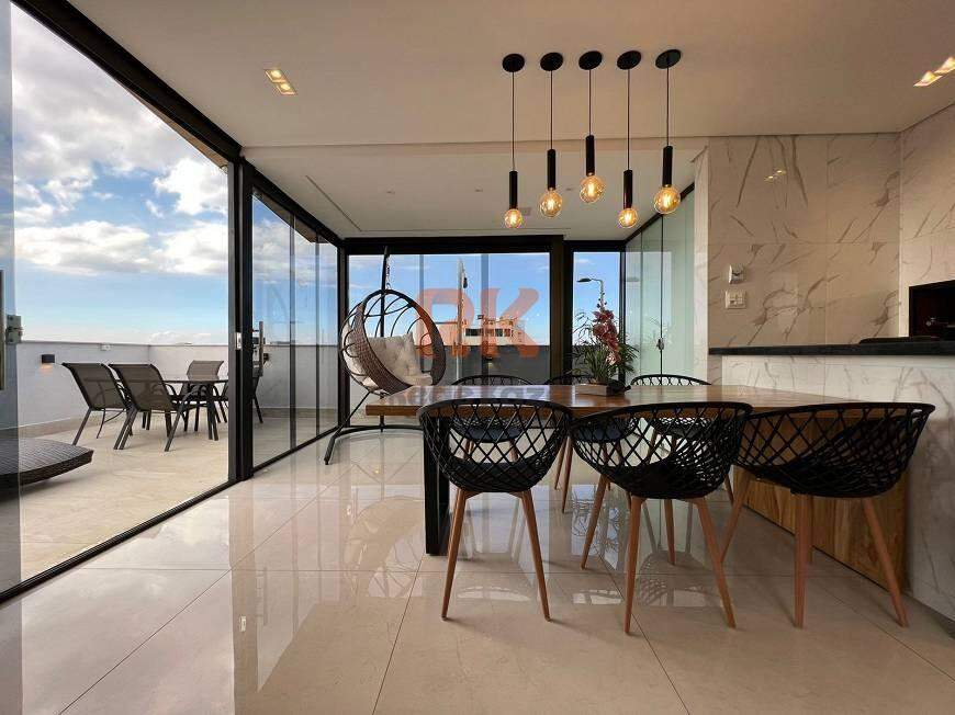 Cobertura à venda no Heliópolis: 