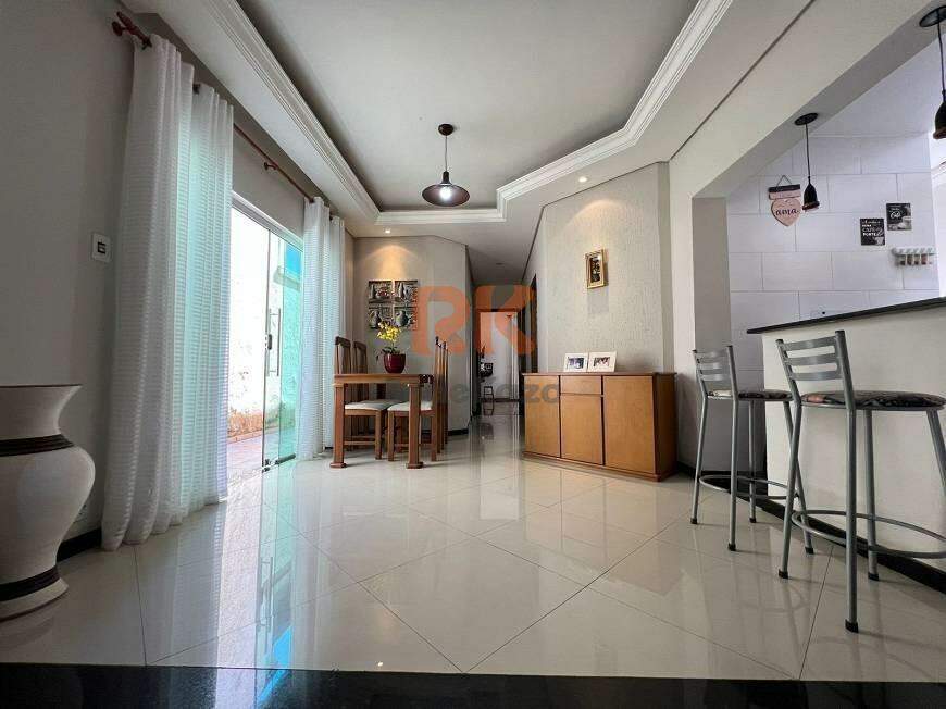 Casa à venda no Planalto: 