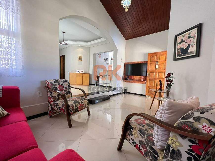 Casa à venda no Planalto: 