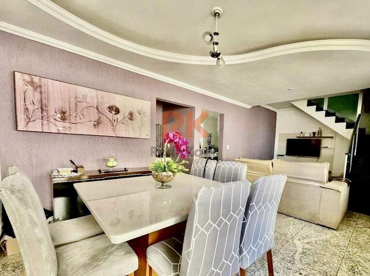 Casa geminada à venda no Manacás: 