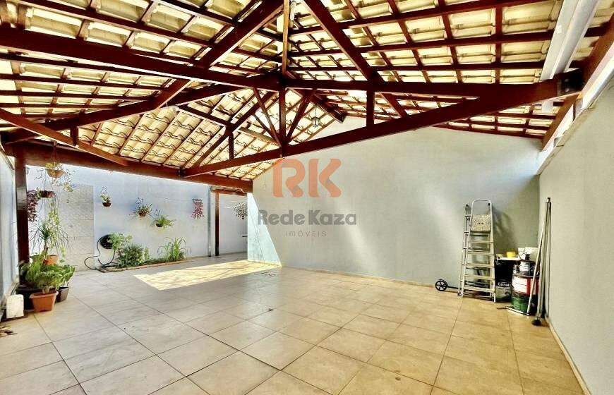 Casa geminada à venda no Manacás: 