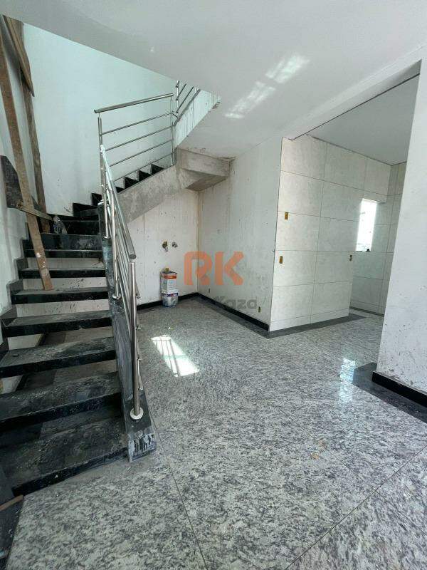 Casa geminada à venda no Cabral: 