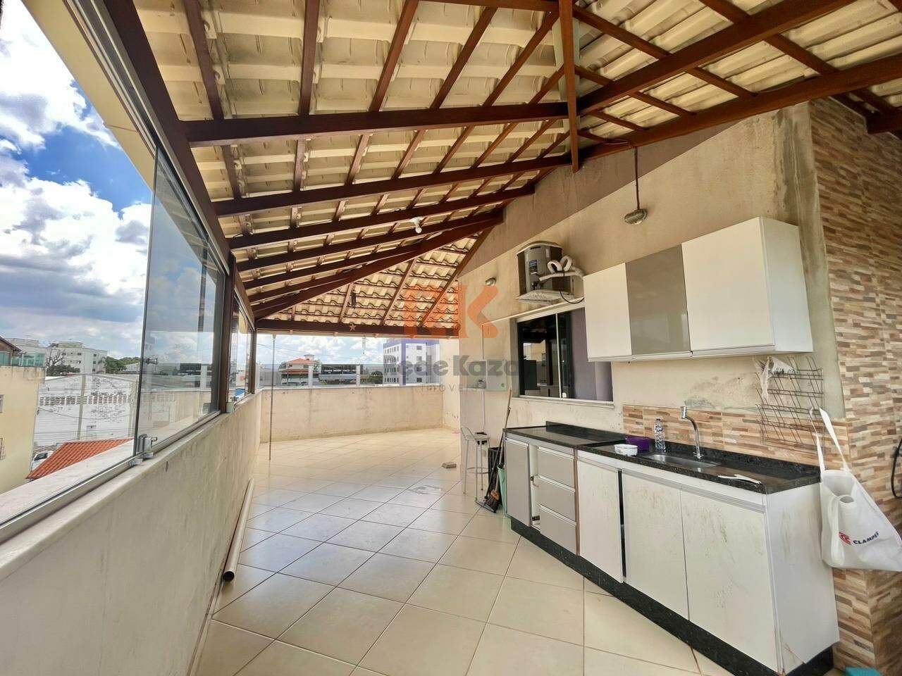 Cobertura à venda no Arvoredo: 