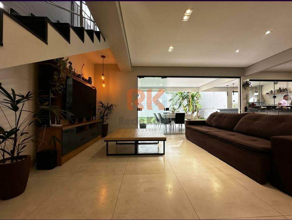 Casa à venda no Planalto: 