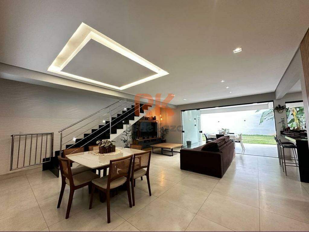 Casa à venda no Planalto: 