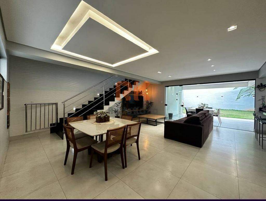 Casa à venda no Planalto: 