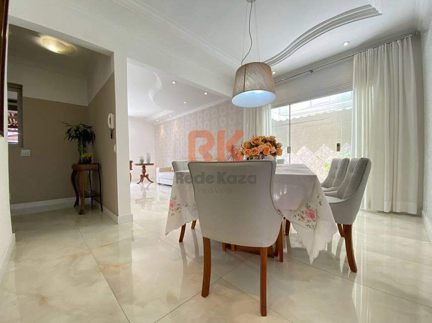 Casa à venda no Planalto: 