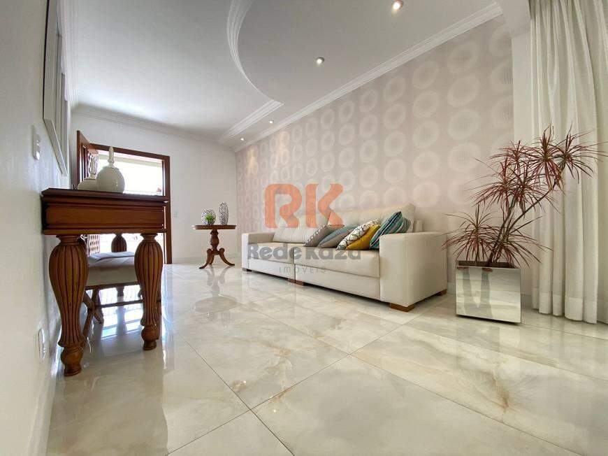 Casa à venda no Planalto: 