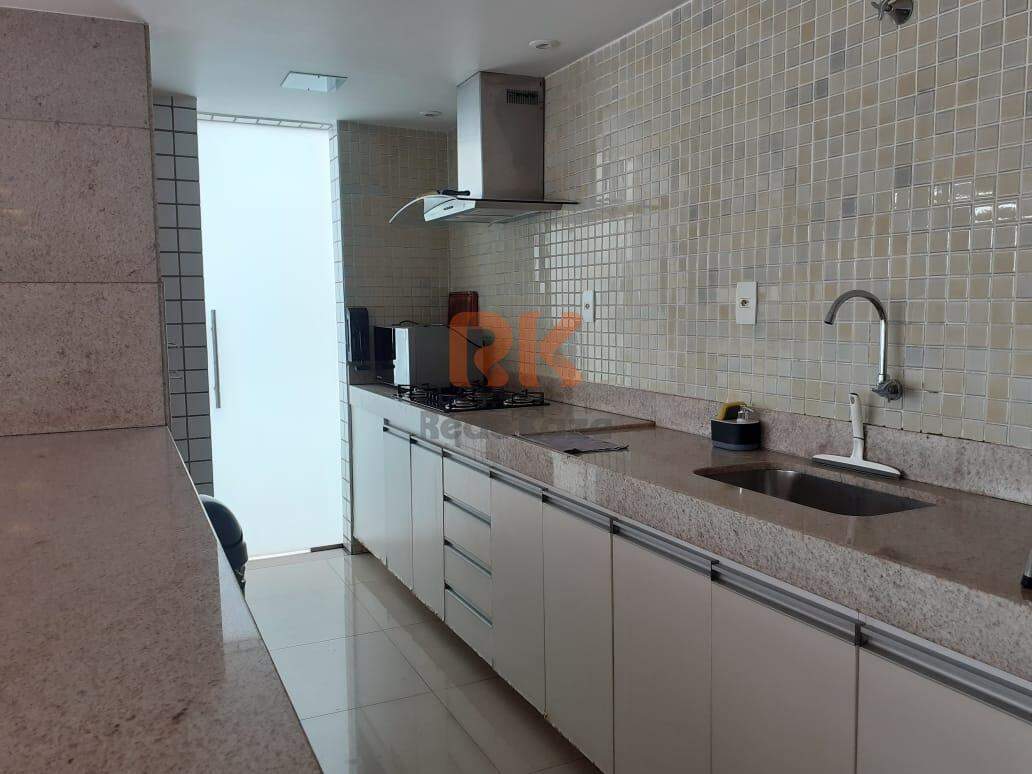 Cobertura para aluguel no Castelo: 