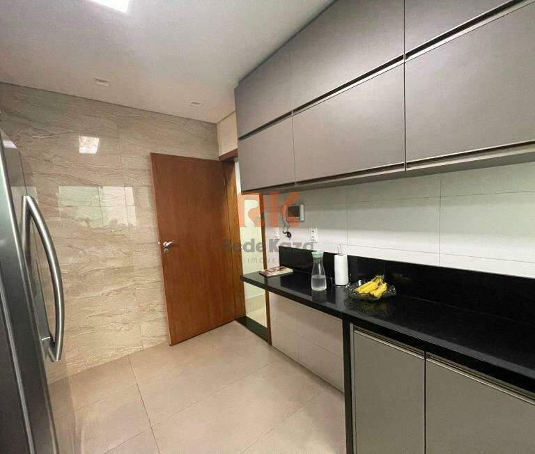 Casa geminada à venda no Cabral: 