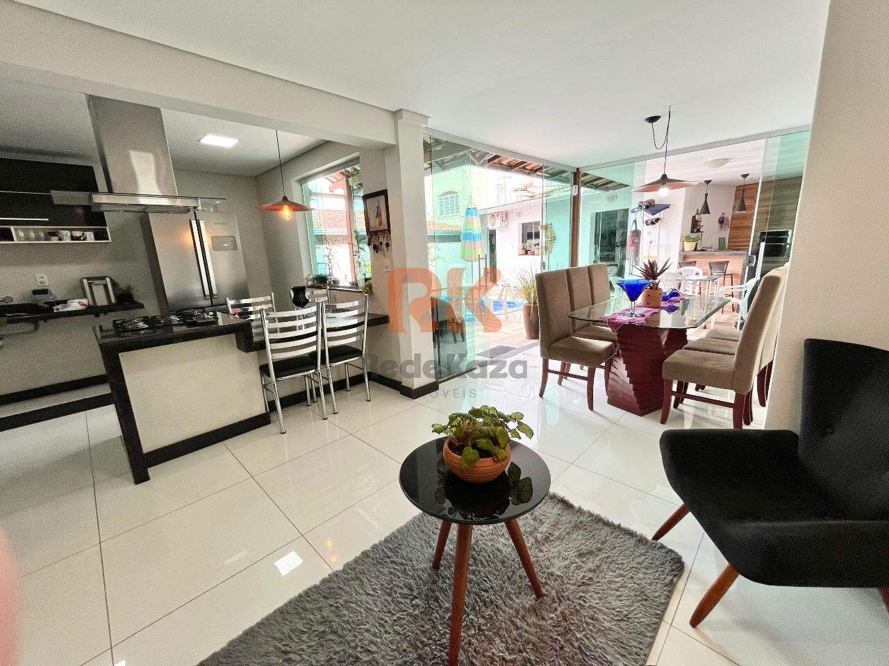 Casa geminada à venda no Planalto: 