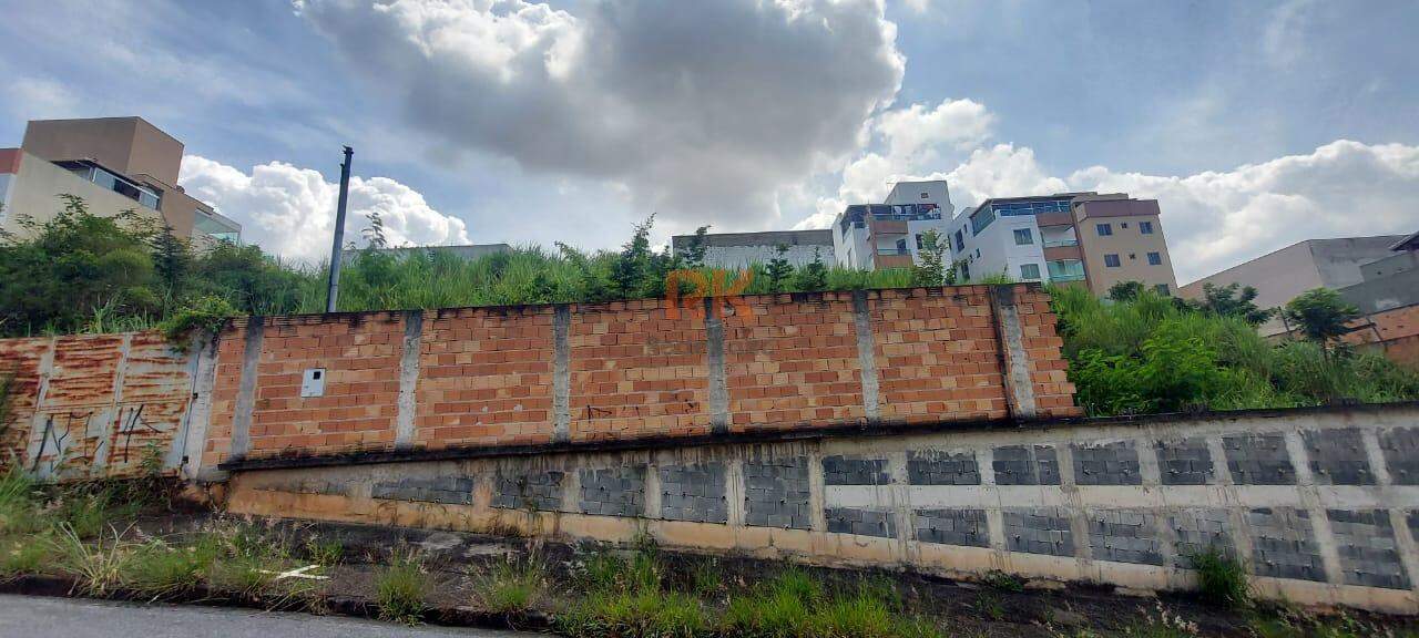 Lote à venda no Cabral: 