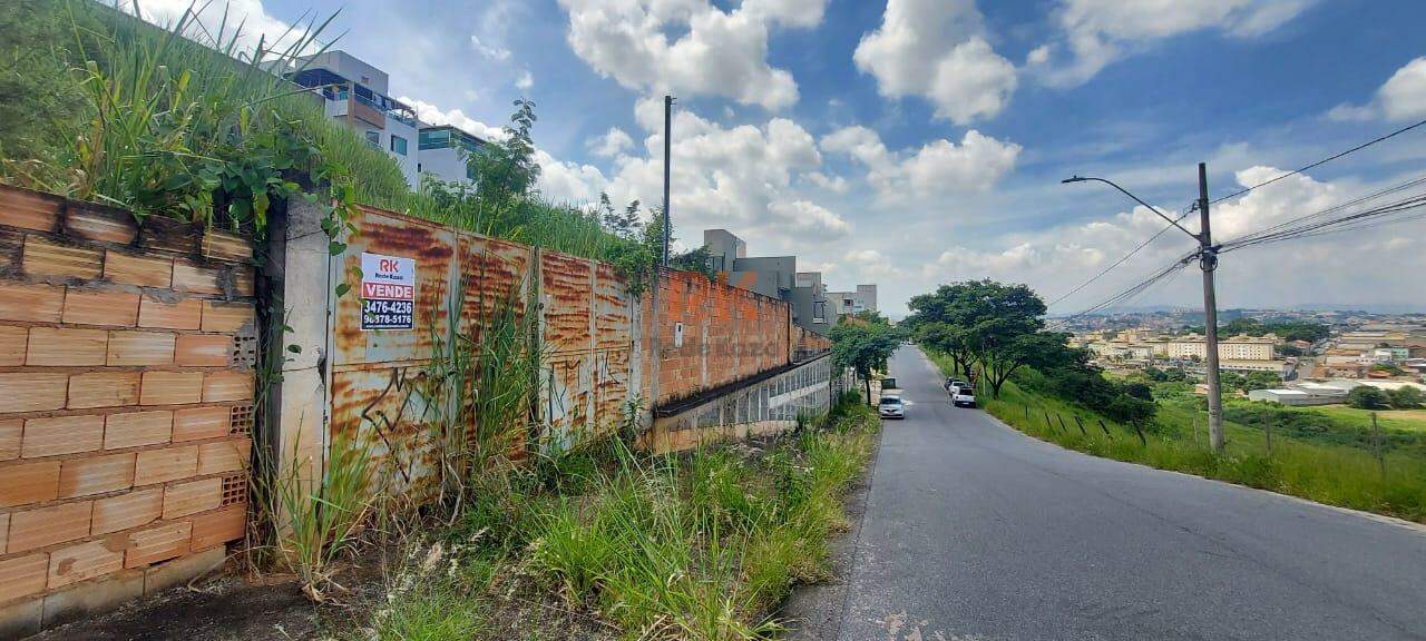 Lote à venda no Cabral: 