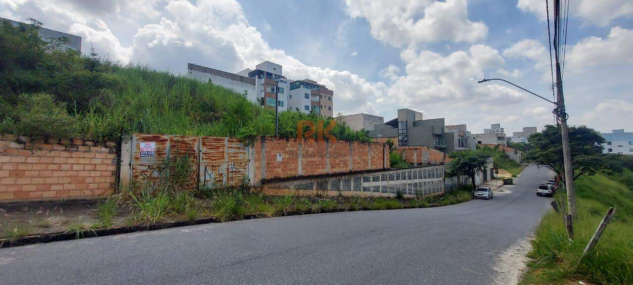 Lote à venda no Cabral: 