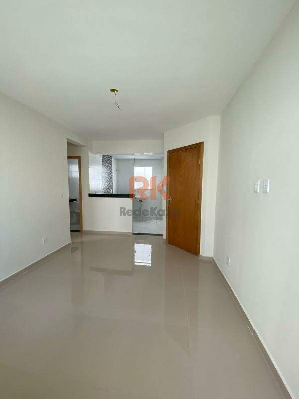 Apartamento à venda no Coqueiros: 