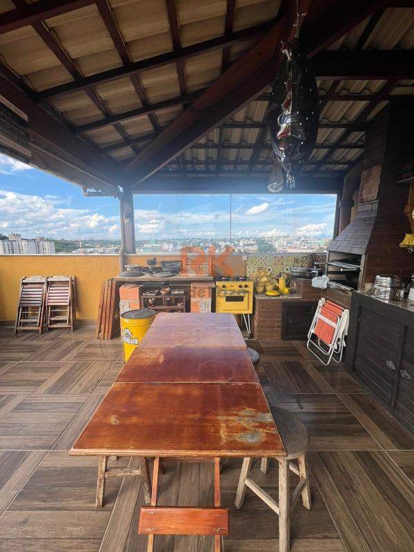 Cobertura à venda no Santa Terezinha: 