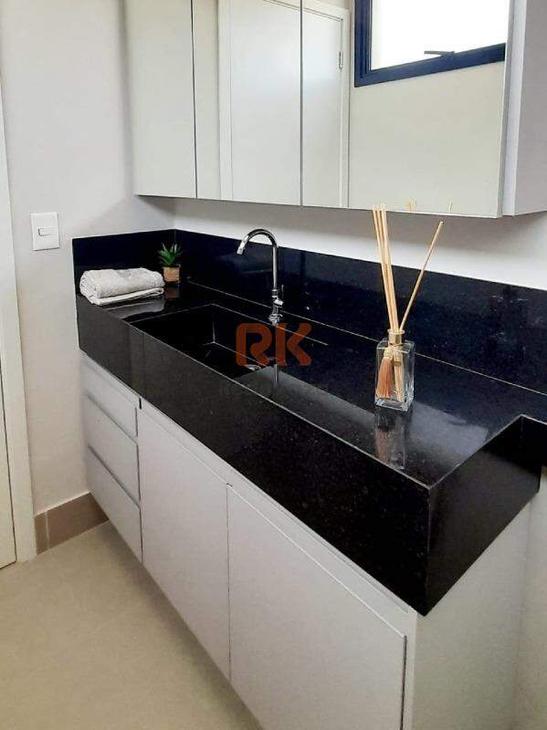 Casa em condomínio à venda no Garças: 