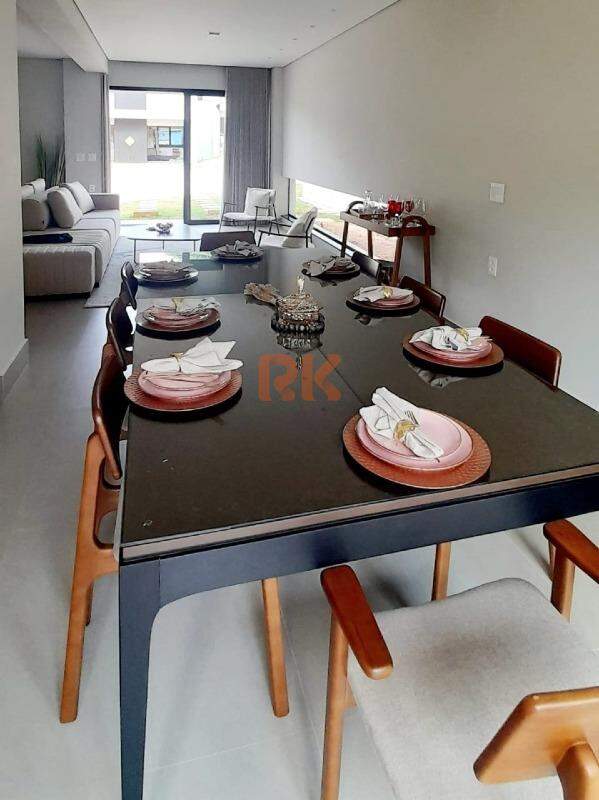 Casa em condomínio à venda no Garças: 