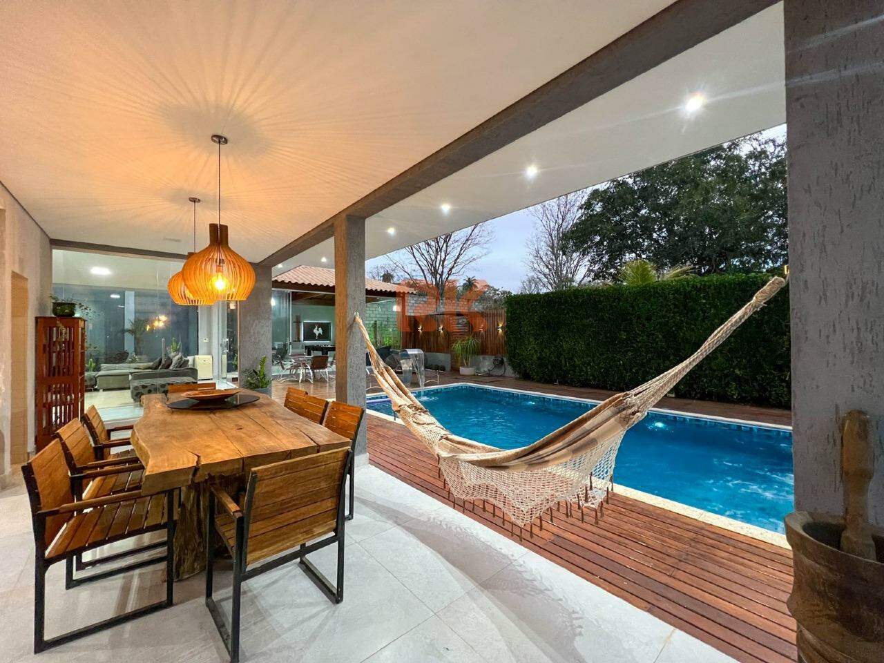 Casa em condomínio à venda no Residencial Vitória I: 