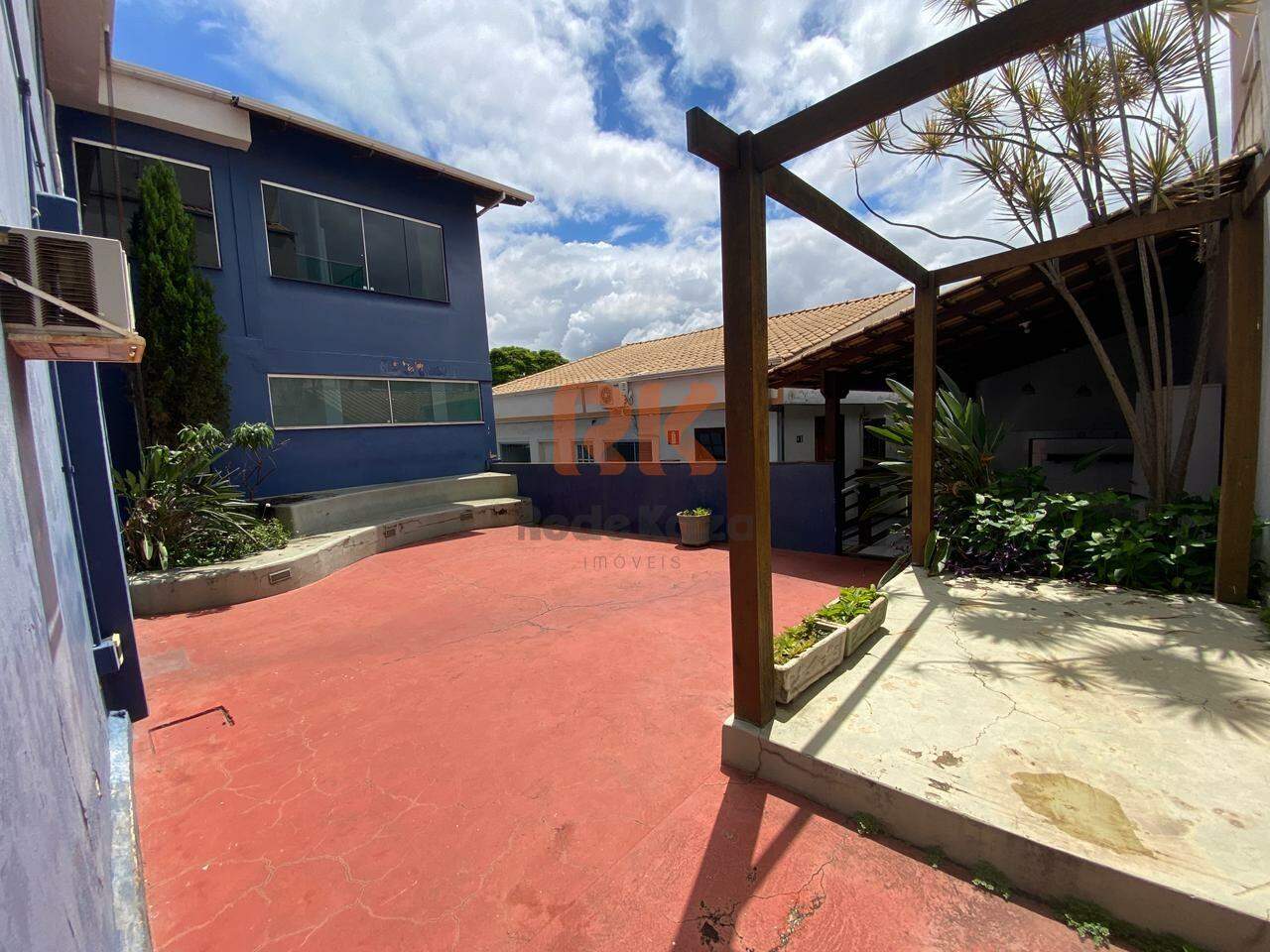 Casa comercial à venda no Novo Boa Vista: 