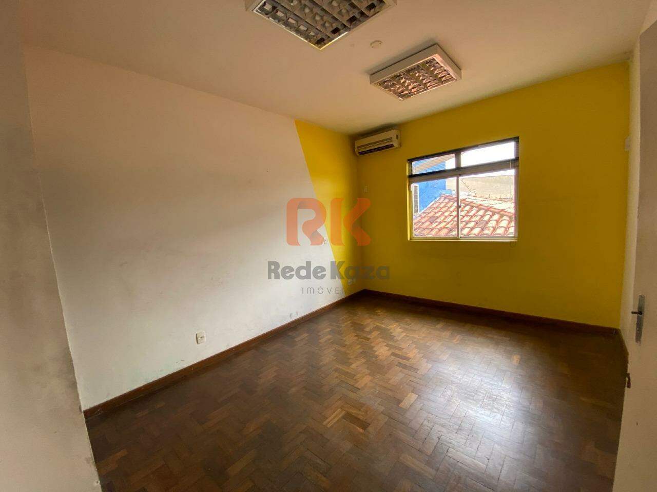 Casa comercial à venda no Centro: 