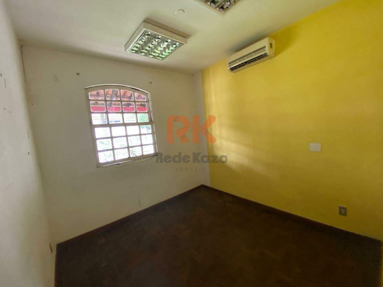 Casa comercial à venda no Centro: 
