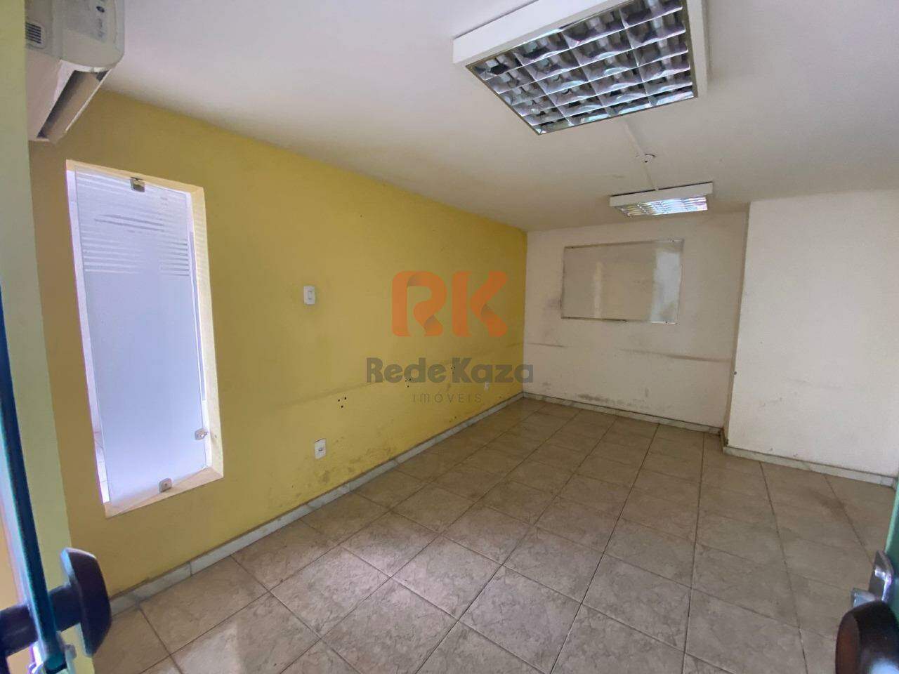 Casa comercial à venda no Centro: 