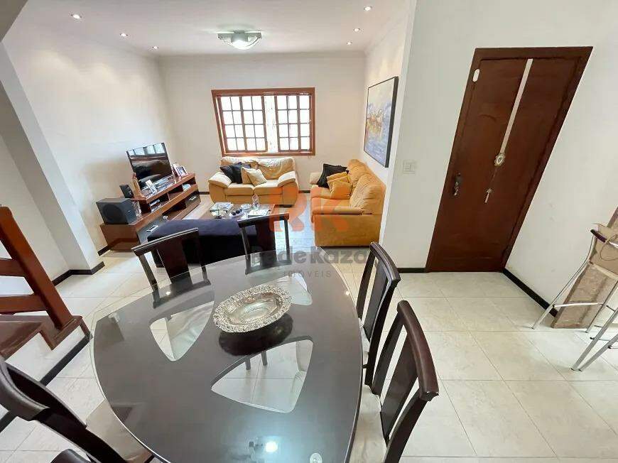 Casa à venda no Itapoã: 