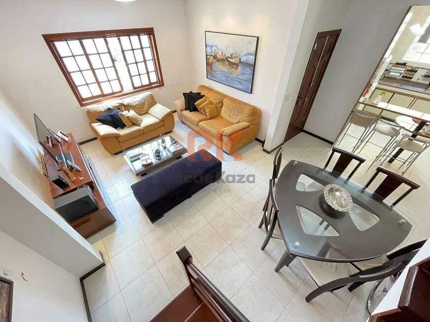 Casa à venda no Itapoã: 