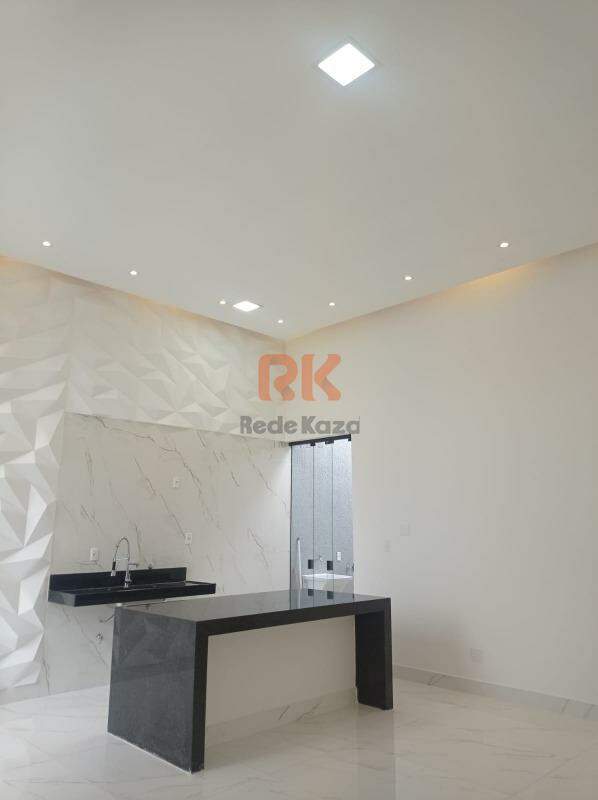 Casa geminada à venda no Lagoa Mansões: 