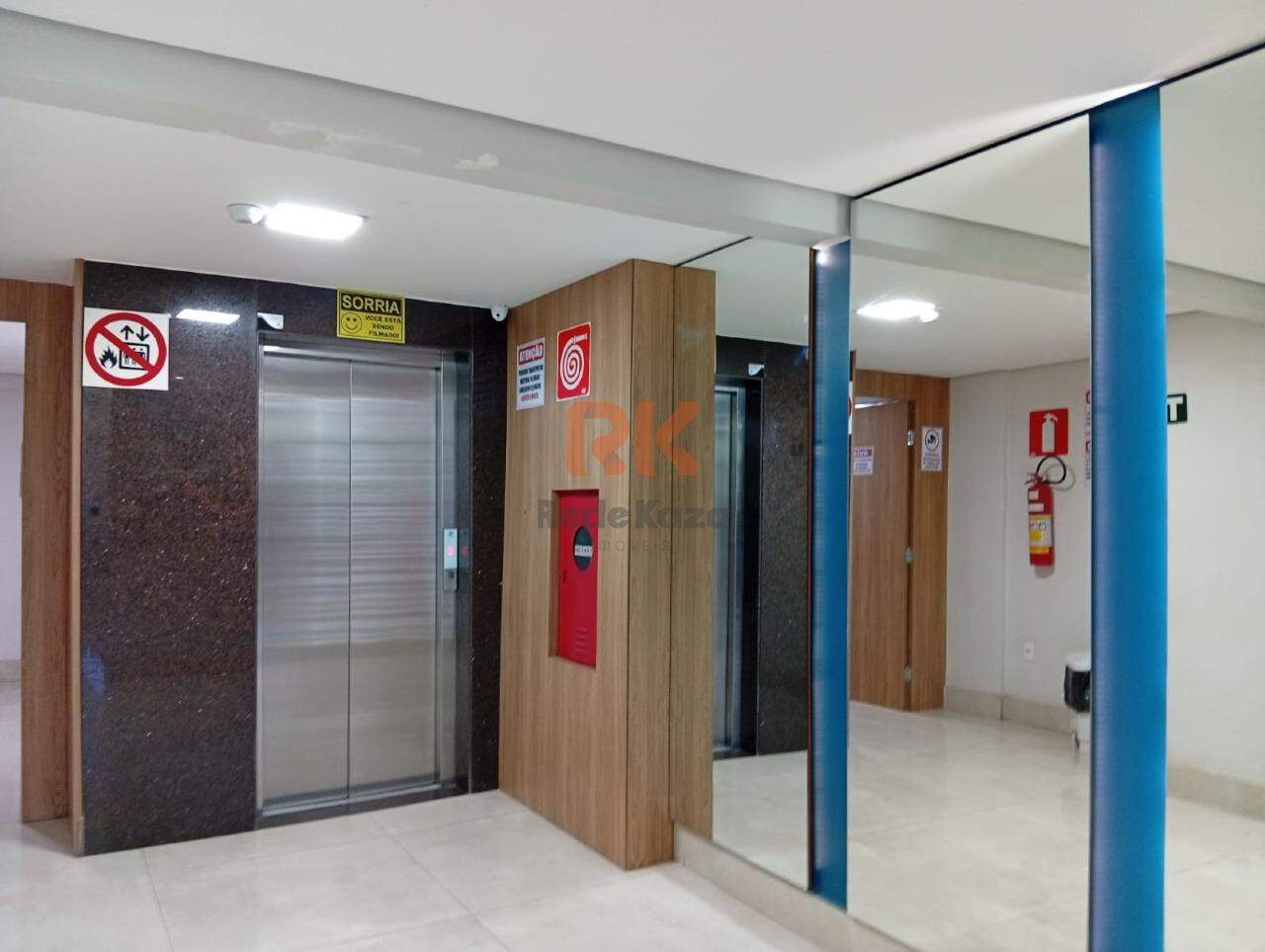 Sala à venda no Cabral: 