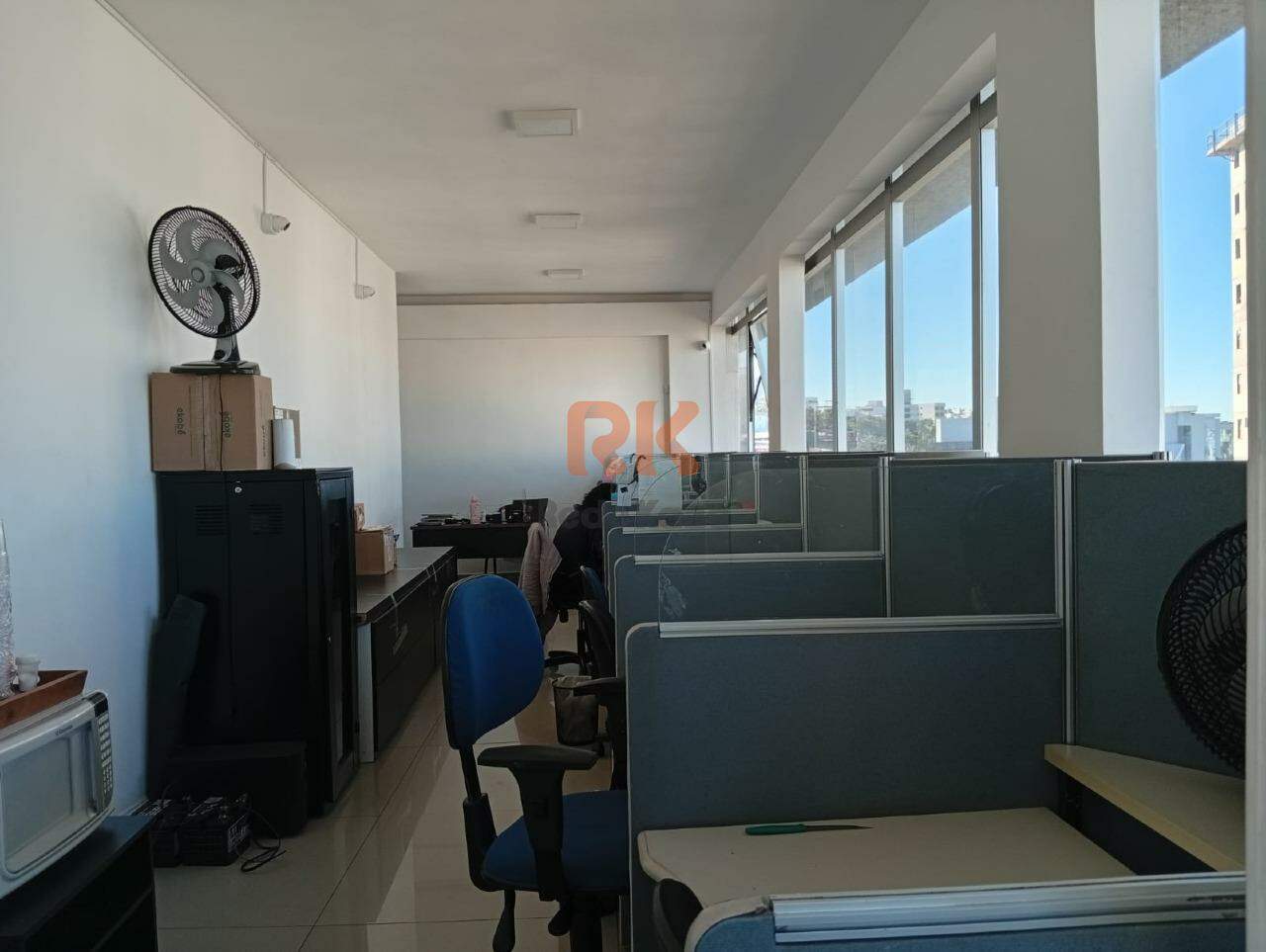 Sala à venda no Cabral: 