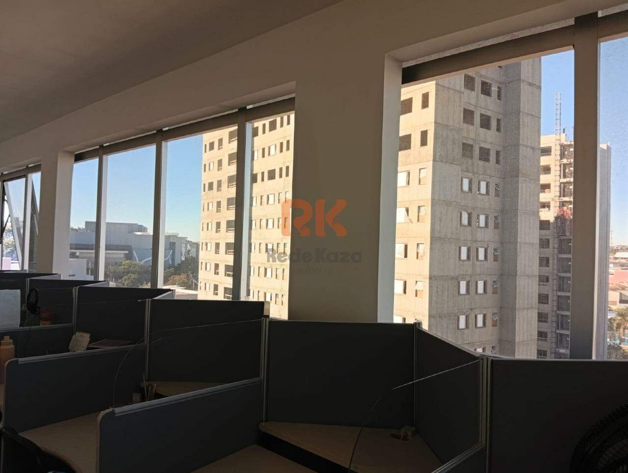 Sala à venda no Cabral: 