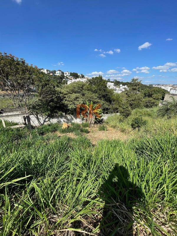 Lote à venda no Cabral: 