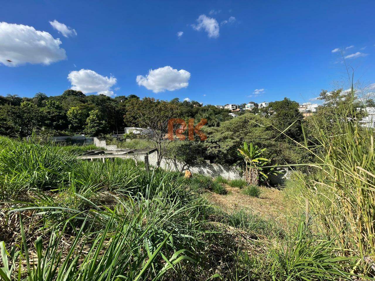 Lote à venda no Cabral: 