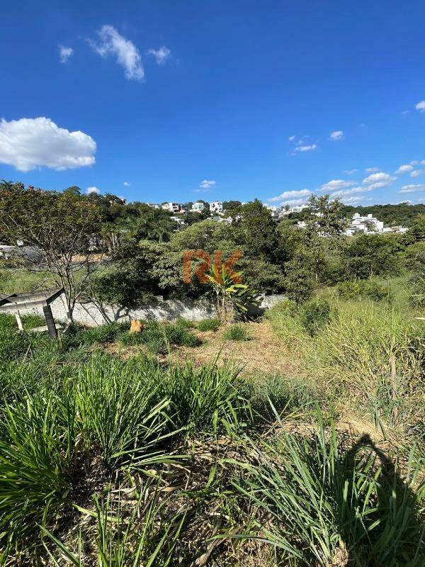 Lote à venda no Cabral: 