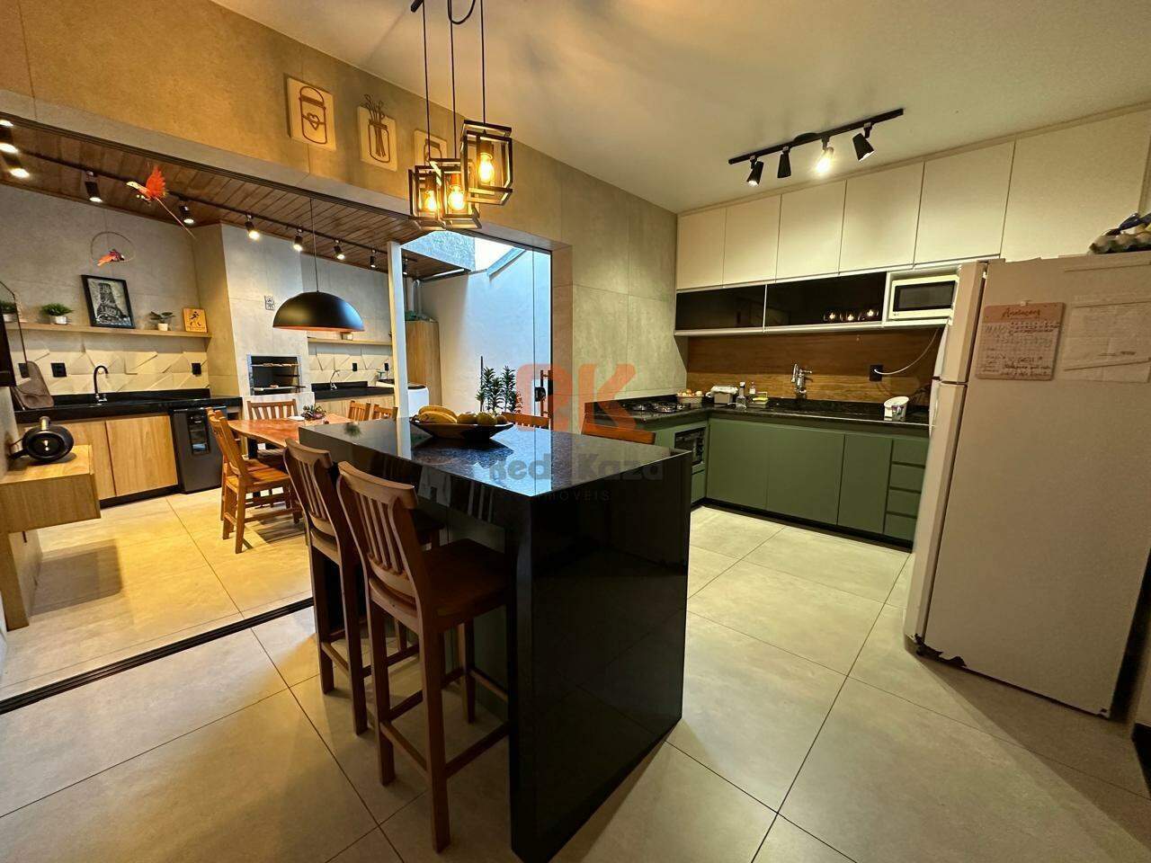 Casa geminada à venda no Cabral: 