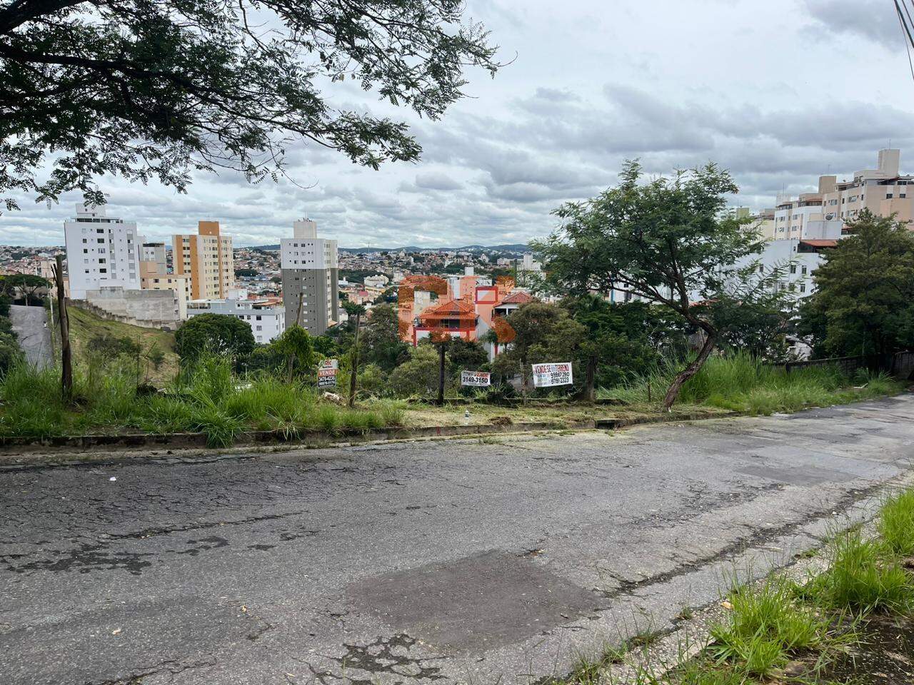 Lote à venda no Manacás: 