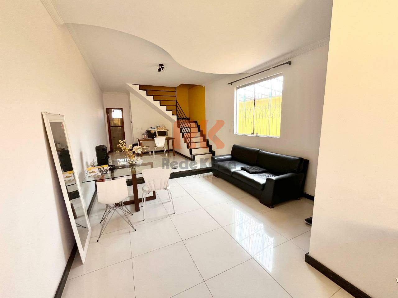 Casa geminada à venda no Santa Branca: 