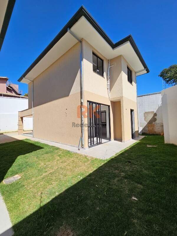 Casa em condomínio à venda no São Luiz: 