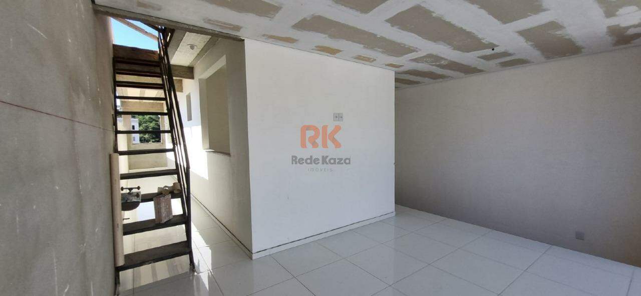 Casa geminada à venda no Cabral: 