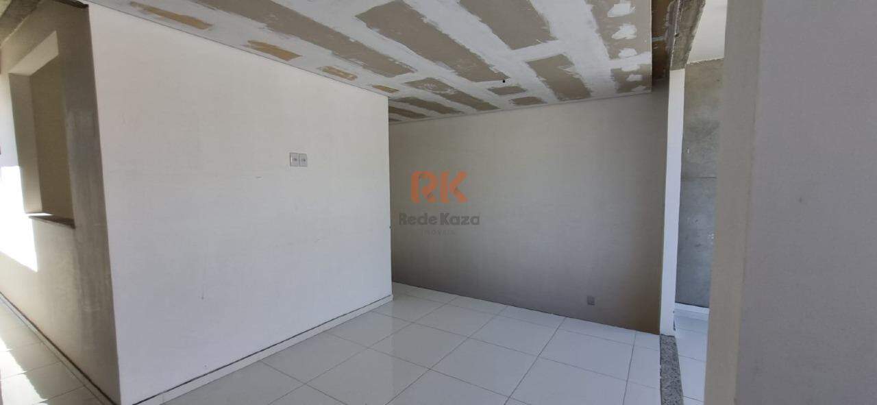 Casa geminada à venda no Cabral: 