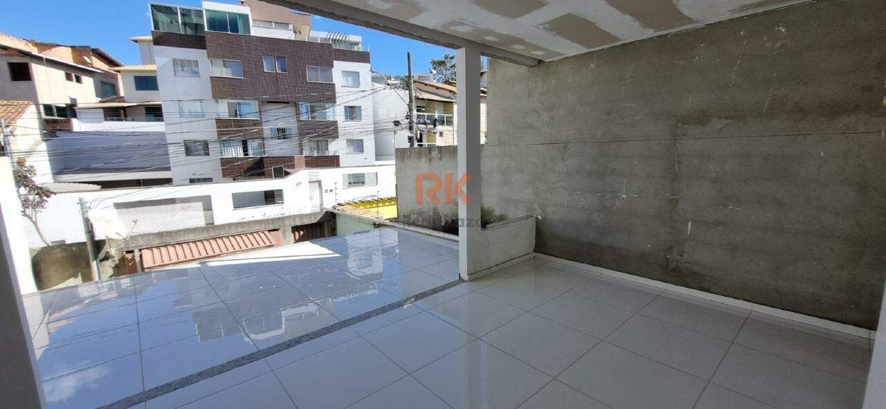 Casa geminada à venda no Cabral: 