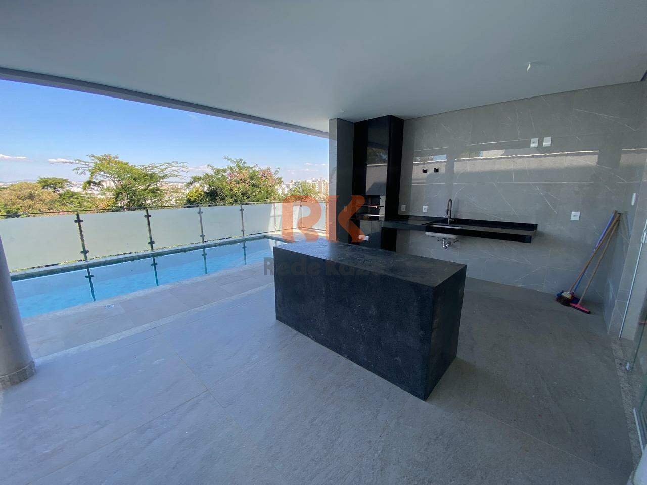 Casa em condomínio à venda no Portal Do Sol: 