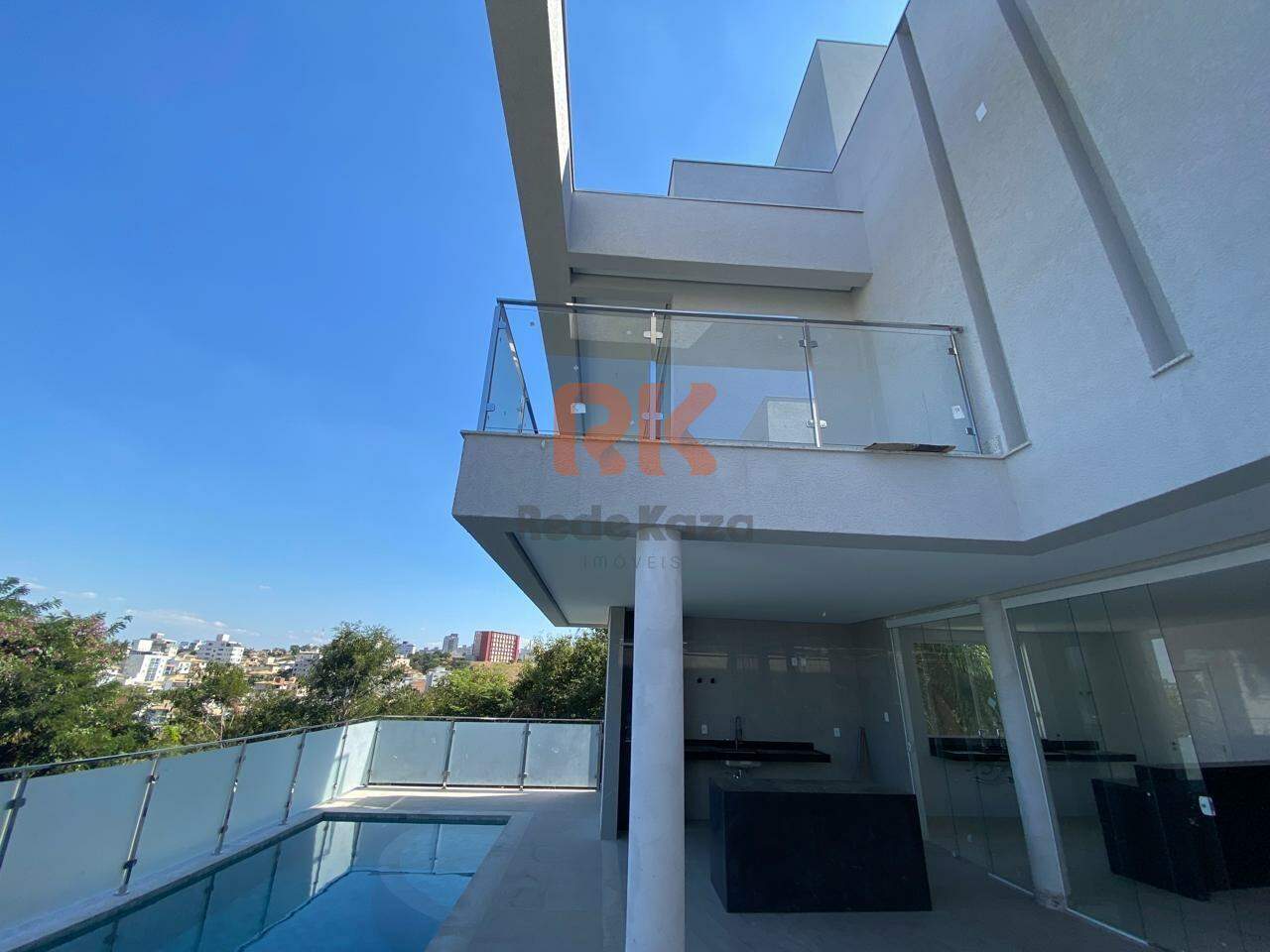 Casa em condomínio à venda no Portal Do Sol: 