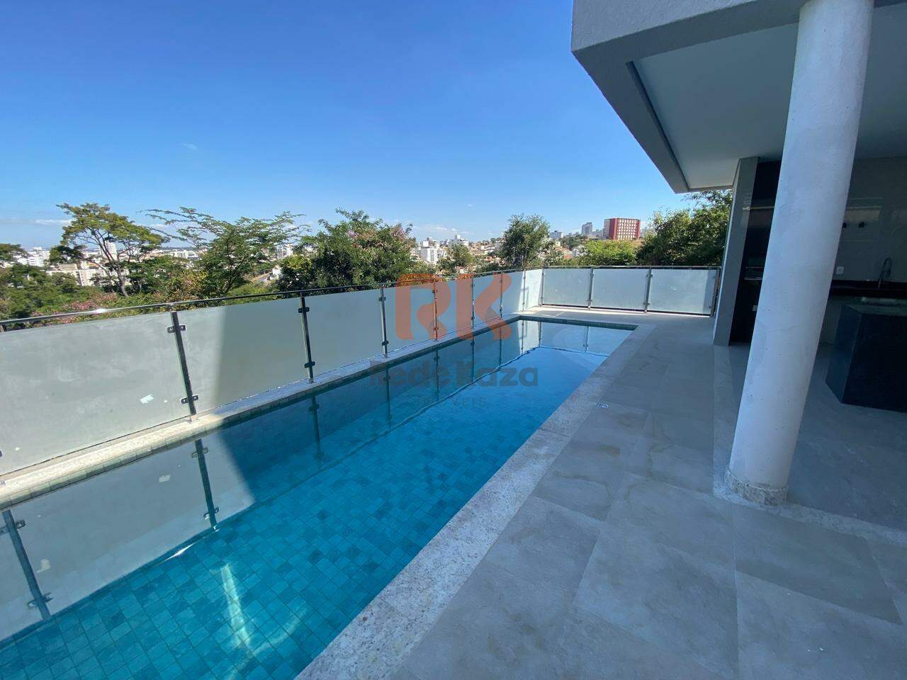 Casa em condomínio à venda no Portal Do Sol: 