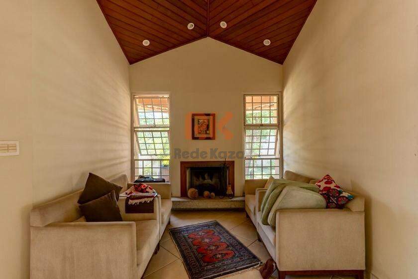 Casa em condomínio à venda no Braúnas: 