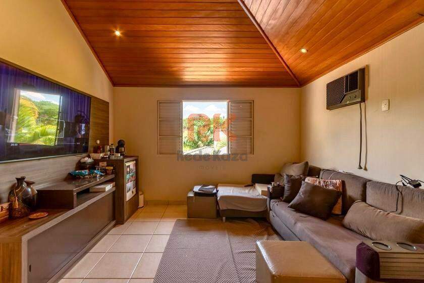 Casa em condomínio à venda no Braúnas: 