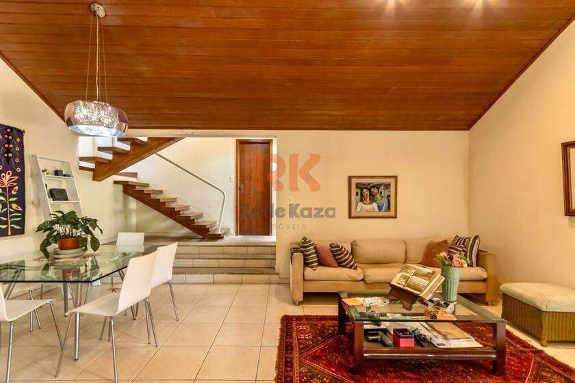 Casa em condomínio à venda no Braúnas: 