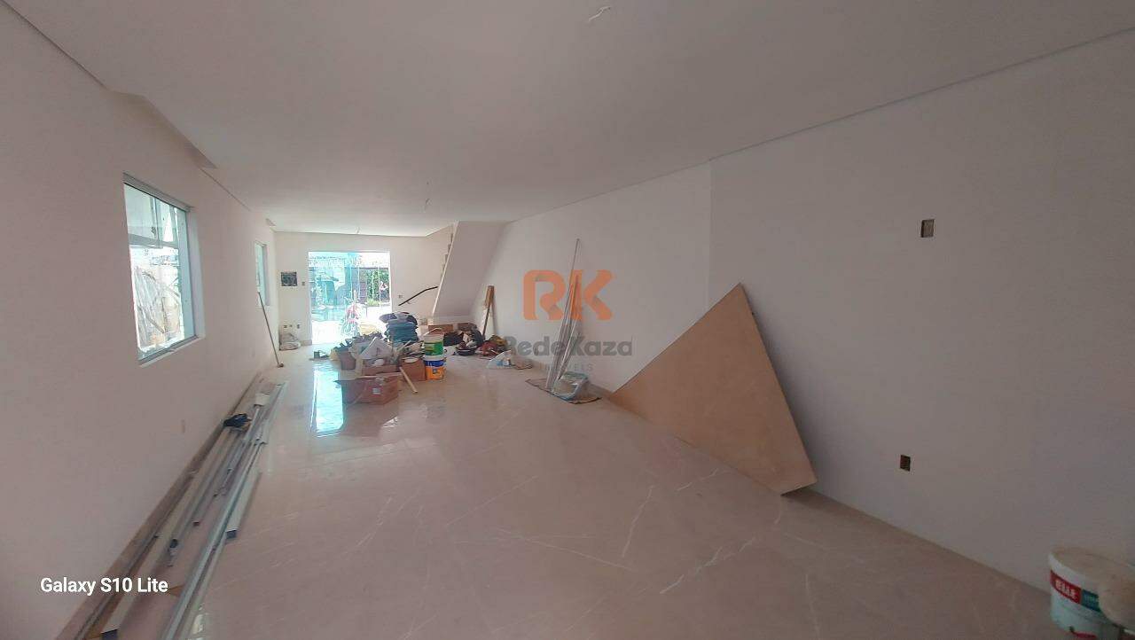 Casa geminada à venda no Cabral: 